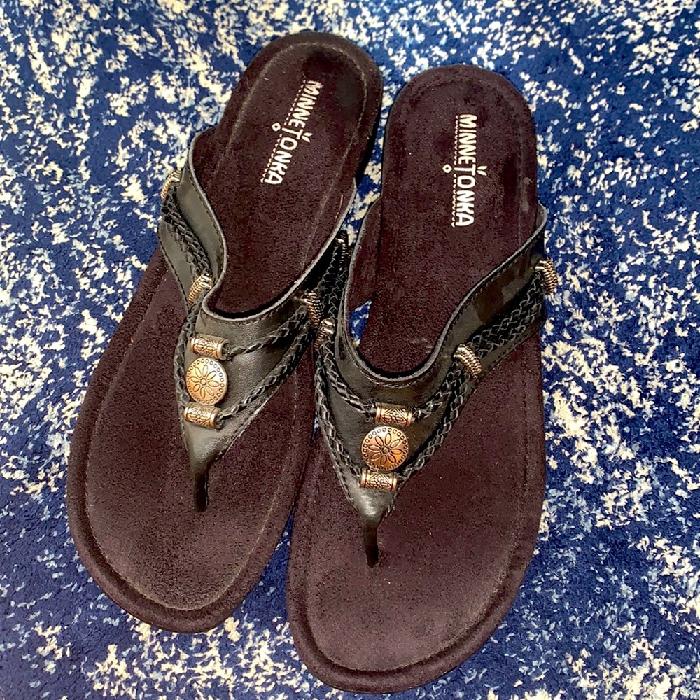 New Minnetonka Sandals Black Size 9